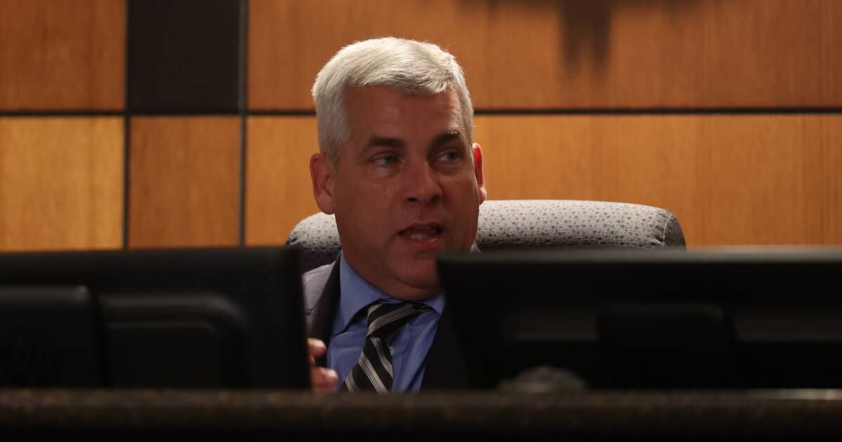 Joliet Mayor Announces Move Against Sex Offender Apartment House Shaw Local