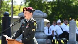 Former paratrooper asks Oregon crowd to remember veterans who died in combat and those who returned