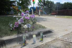 Joliet teen shot dead outside playground