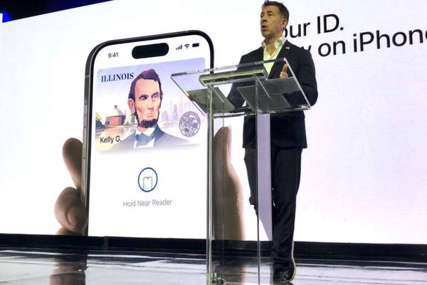 Illinois driver’s licenses, state IDs now fit in your iPhone