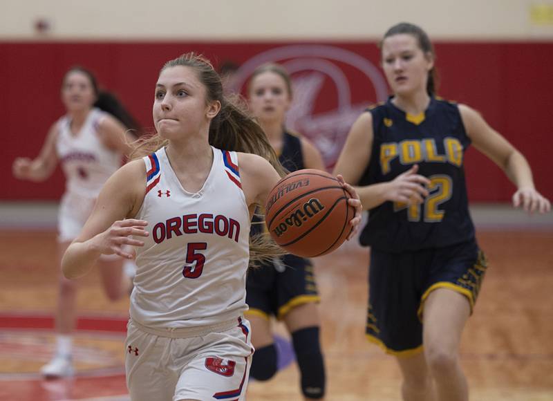 Oregon’s Hadley Lutz drives to the basket Tuesday, Nov. 22, 2022 while playing Polo.