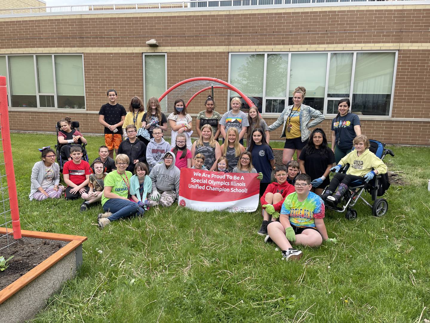 Students in Project Unify at Central Intermediate School in Ottawa planted a “Unified Garden” at Central Intermediate School.