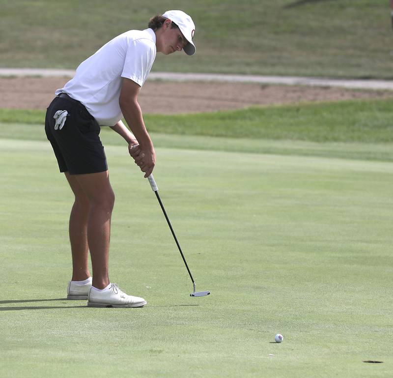 Prairie Ridge’s Jack Dahlem putts on the 18th green during the IHSA Class 2A Crystal Lake South Boys Golf Regional on Wednesday, Oct. 1, 2025 at RedTail Golf Club in Lakewood.