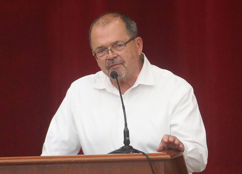 Former Ottawa mayor Bob Eschbach speaks to the Illinois Health Facilities and Services Review Board during a hearing on Thursday, June 13, 2024 at Central Intermediate School in Ottawa.