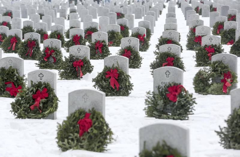 Wreaths Across America fill Abraham Lincoln National Cemetery in Elwood