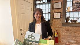 Crystal Lake artist paints local landmarks that spark her nostalgia: ‘My Margaritaville’