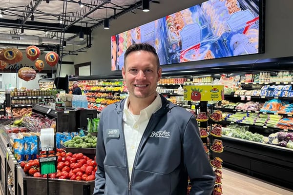 As Illinoisans lose federal food assistance, independent grocers face debt, store closure