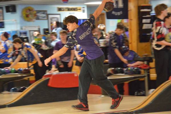 Rochelle bowler Austin Hartnett bowls 300 game at T-Byrd Lanes 