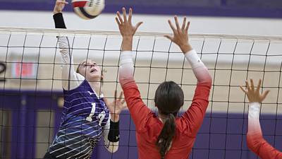Volleyball: Dixon rallies past Oregon for BNC victory