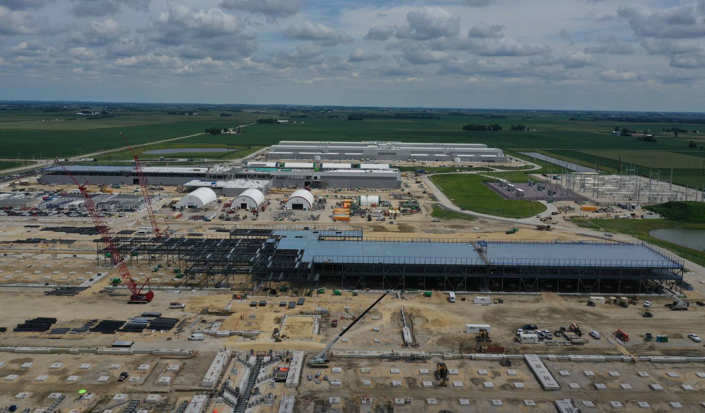 An aerial view of the Facebook’s DeKalb Data Center site shows the progress of the 500 acre project on Tuesday, July 26, 2022 in DeKalb. Facebook’s parent company, Meta, announced earlier this year that the DeKalb Data Center expanded into three buildings, bringing with it a community investment that now totals more than $1 billion.