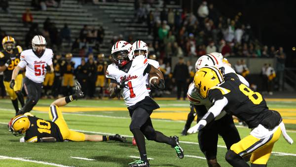 Photos: St. Laurence vs. Bradley-Bourbonnais, Class 6A second round football playoffs