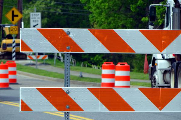 Lanes closed on Essington Road in Joliet for fiberoptic installation