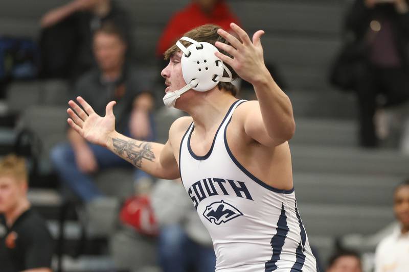 Plainfield South’s Chase Pierceal defeats Minooka’s Santino Capodice in the Class 3A Minooka Regional 190 pound championship on Saturday, Jan. 31, 2026 in Minooka.
