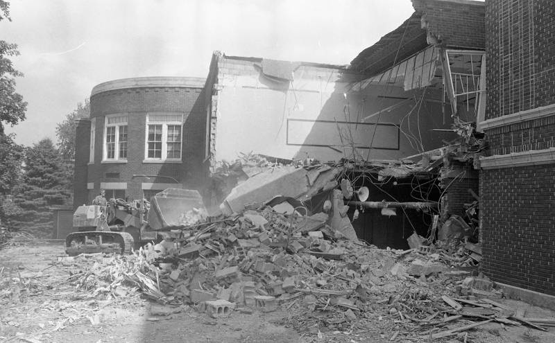 Demolition of the former Sycamore Junior High on East State Street began on Sept. 15, 1986. Built as the Sycamore High School, the building became the junior high school when the current high school was built.