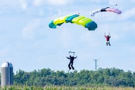 Photos: 174 skydivers break 10-year-old vertical formation world record in Ottawa