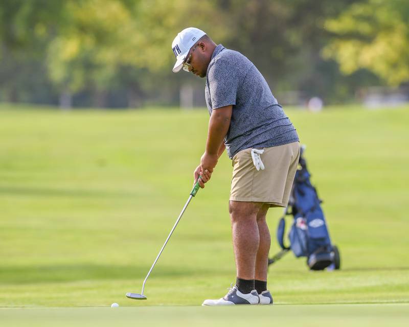 Limmie Bailey III of Plainfield South watches his putt during the Plainfield Central regional on Wednesday Oct. 1, 2025, held at Wedgewood Golf Course in Plainfield