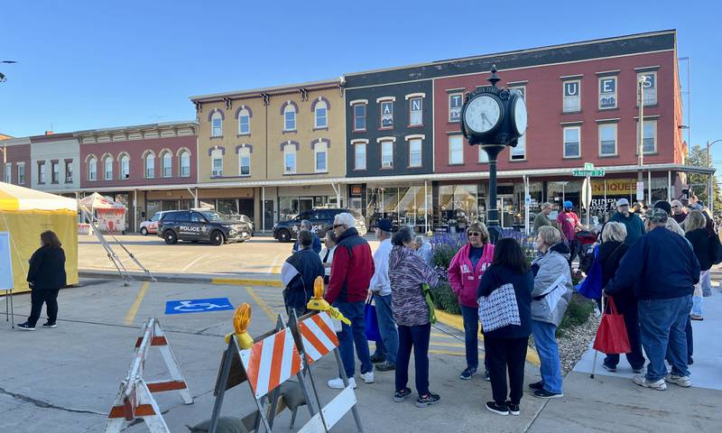 The line to get into the Taste of Sandwich stretched across Railroad Street in the city’s downtown before the tents opened at 5:30 p.m. on Wednesday, Sept. 28 2022.