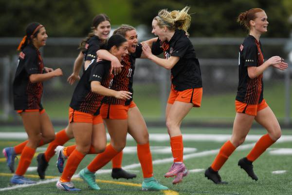 St. Charles East takes down St. Charles North; Geneva surges past Batavia in Tri-Cities Night
