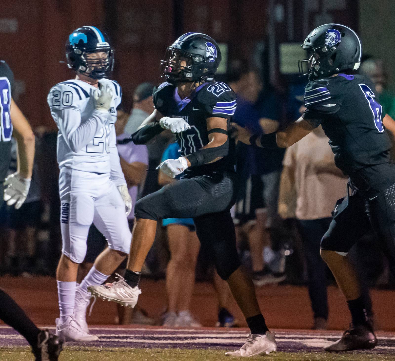 Ethan Thulin makes amends with big TD catch, sends Downers Grove North