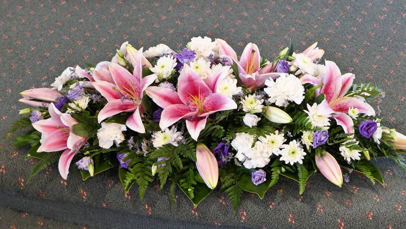 Jones Funeral Home - Choosing the Right Memorial Flowers: A Thoughtful Guide for Families