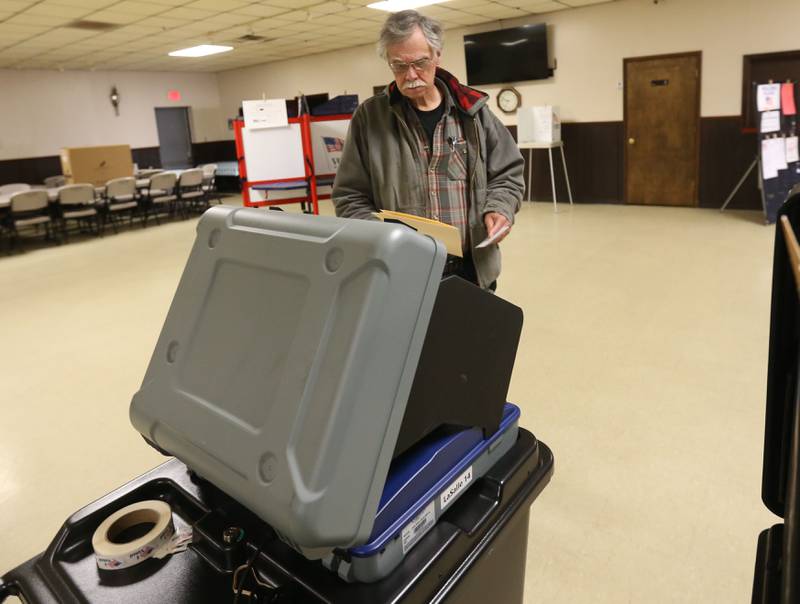 Roger Chambers casts his ballot on Tuesday, April 1, 2025 at the Oglesby Elks.