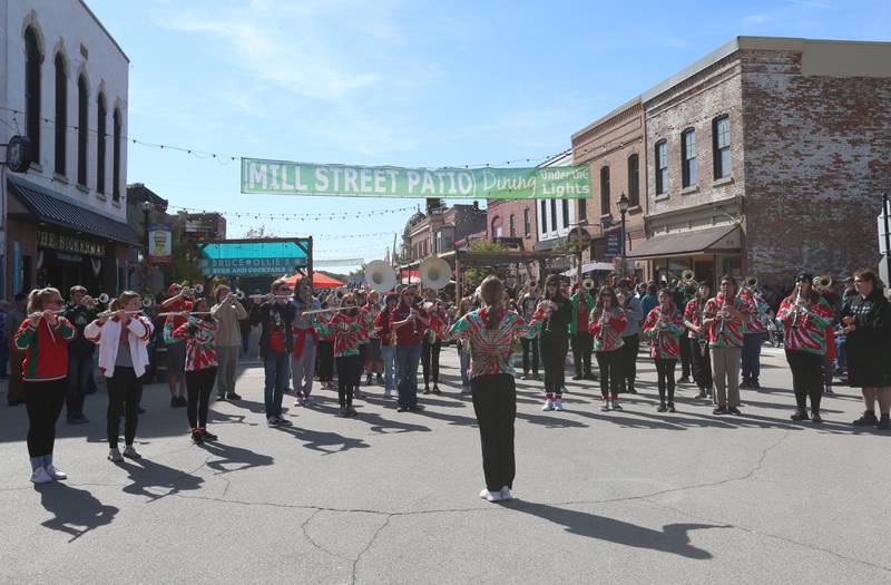 Photos A beautiful day for Burgoo in Utica Shaw Local