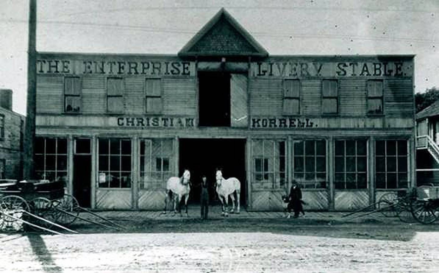 The Enterprise Livery Stable stood on the current site of Dellwood Tire in Lockport, 711 N. State Street, in the 1800s, prior to the construction of the current structure.