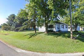 Single-family home built in 1911 sells for $185,000 in Dixon