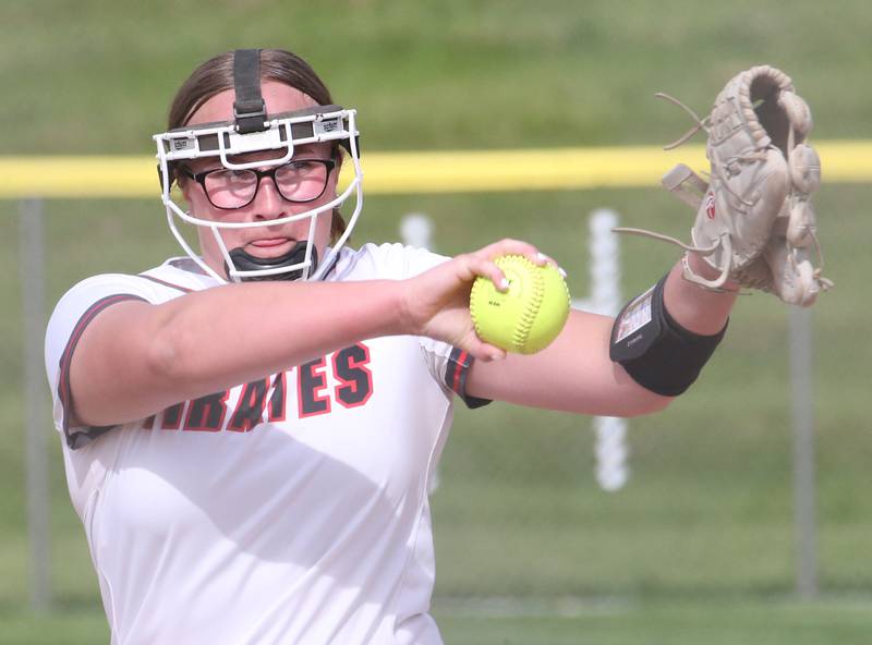 Ottawa's McKenzie Oslanzi delivers a pitch to Morris on Monday, May 15, 2023 at Ottawa High School.