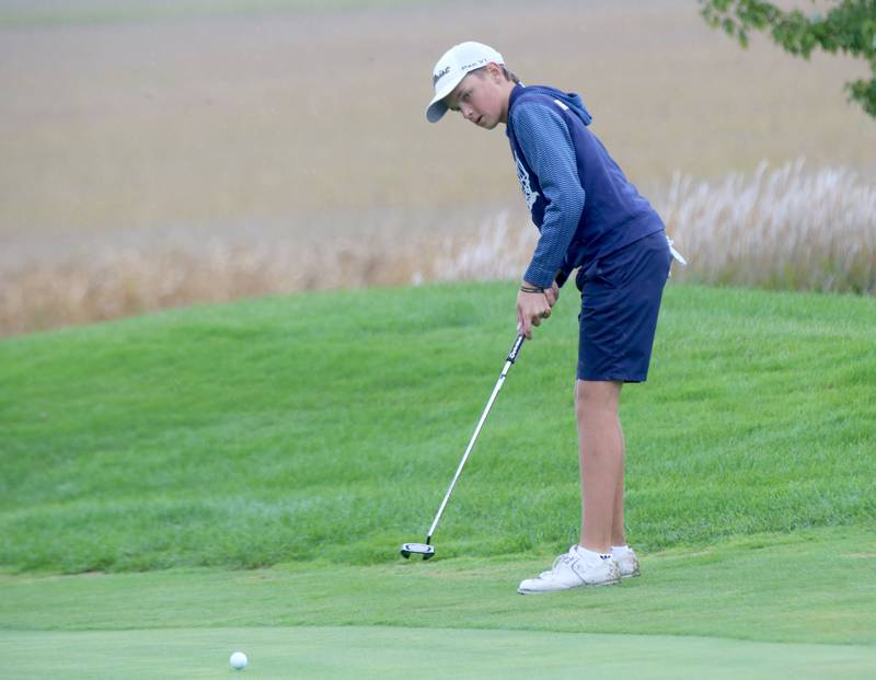 Bureau Valley's Wyatt Novotny puts during the Three Rivers Athletic Conference boys varsity tournament on Tuesday, Sept. 19, 2023 at Mendota Golf Club.