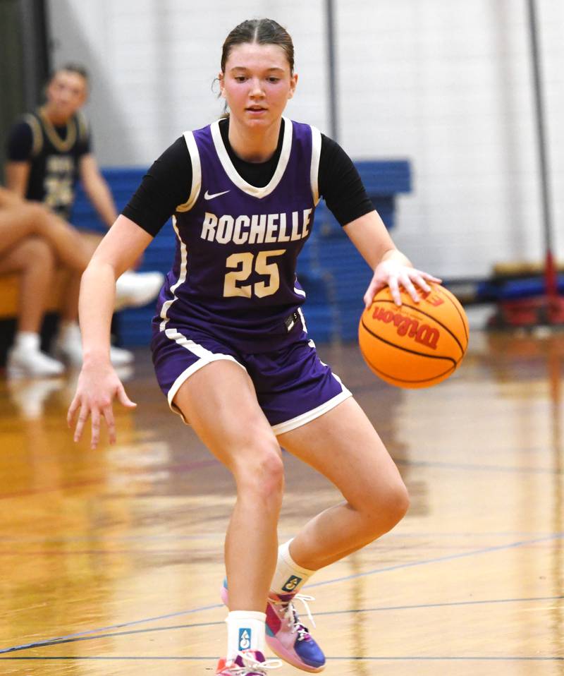 Rochelle's Jaydin Dickey (25) dribbles against Genoa-Kingston at the Oregon Girls Tip-Off Tournament on Wednesday, Nov. 19, 2025 in Oregon.