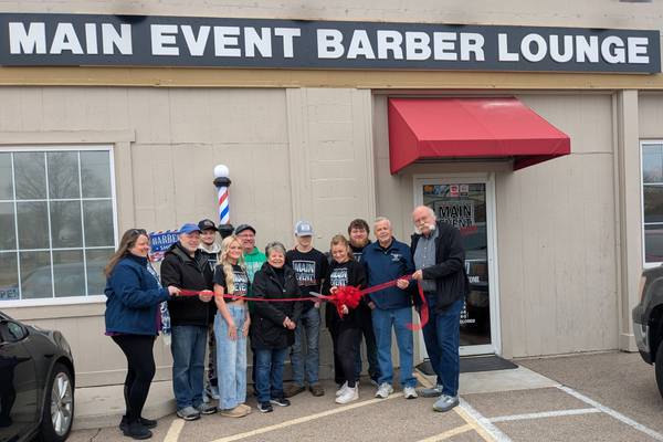 Main Event Barber Lounge in Mt. Morris celebrates grand opening