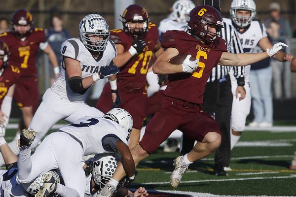 Here are the IHSA football playoff quarterfinal-round scores 