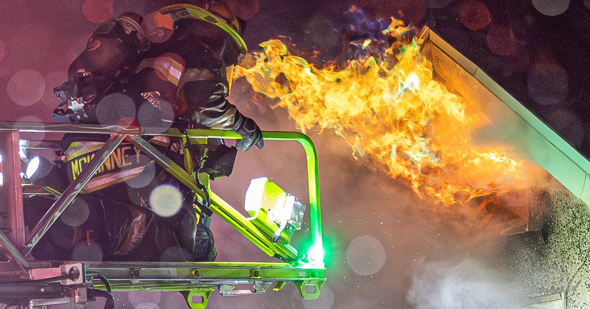 Spring Valley residents safely evacuated from house fire