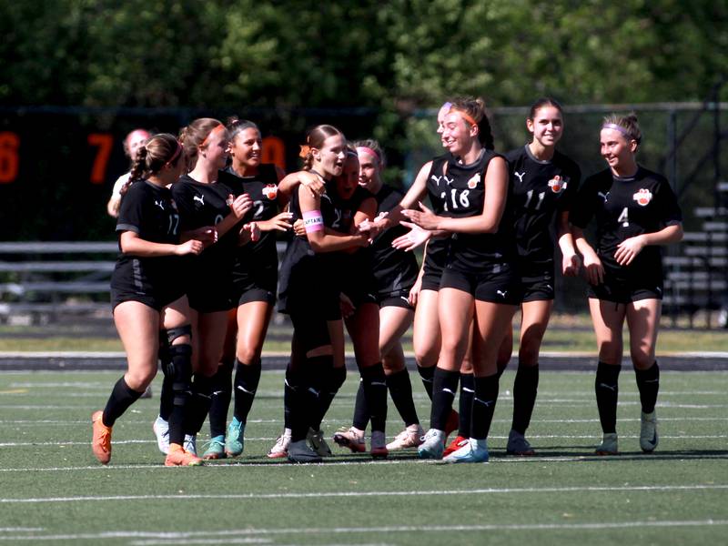 Illinois recruit Ashlyn Adams’ big shot sends Wheaton Warrenville South past St. Charles East to DuKane title