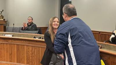 Peru police swear in two new officers