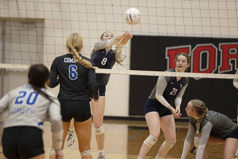 River Ridge’s Gwen Miller passes a shot Wednesday, Nov. 2, 2022 in the sectional championship game against Newman.