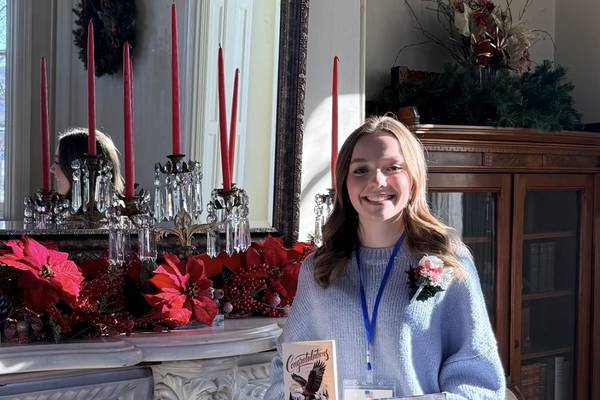 DAR Illini Chapter honors six students at Reddick Mansion 