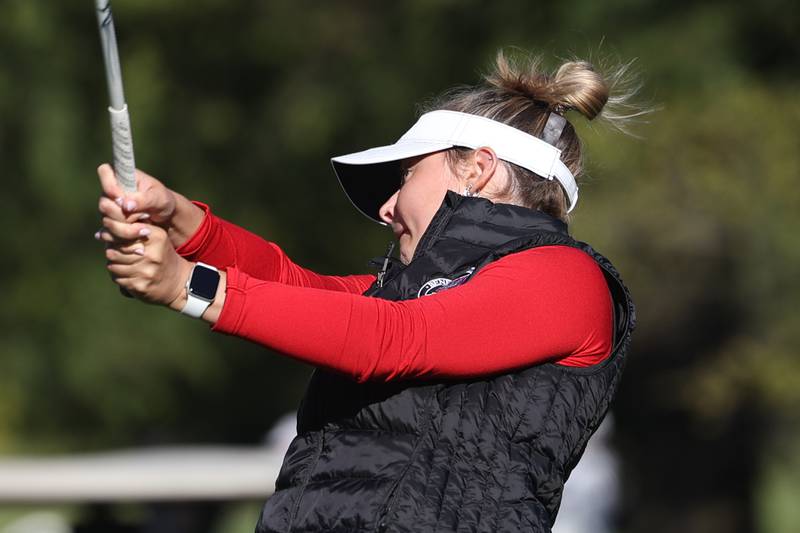 Benet’s Audrey Simkus tees off at the Hinsdale South Girls Class 2A Golf Sectional at Village Greens of Woodridge. Monday, Oct. 3, 2022, in Darien.