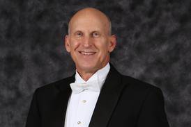 Illinois Valley Symphony Orchestra to close season honoring retiring director, manager