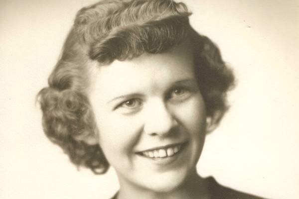 New scholarship fund honors late Hiawatha High School teacher