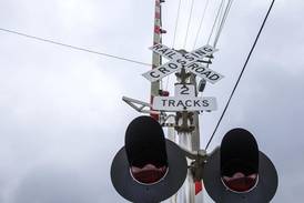 Railroad crossing reopens after malfunctioning in DeKalb