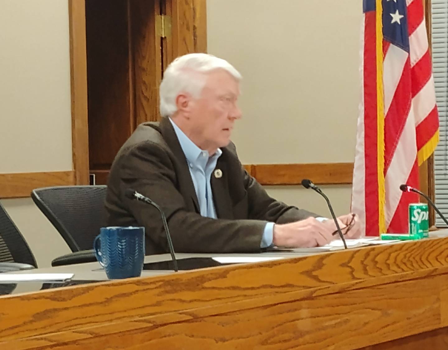 Geneva 3rd Ward Alderman Dean Kilburg argues against amending a city ordinance that would not allow liquor license holders to serve in public office. 'It seems to me that it's somewhat of an ordinance change looking for a solution to a non-existent problem,' he said at a special Committee of the Whole Monday, April 14.