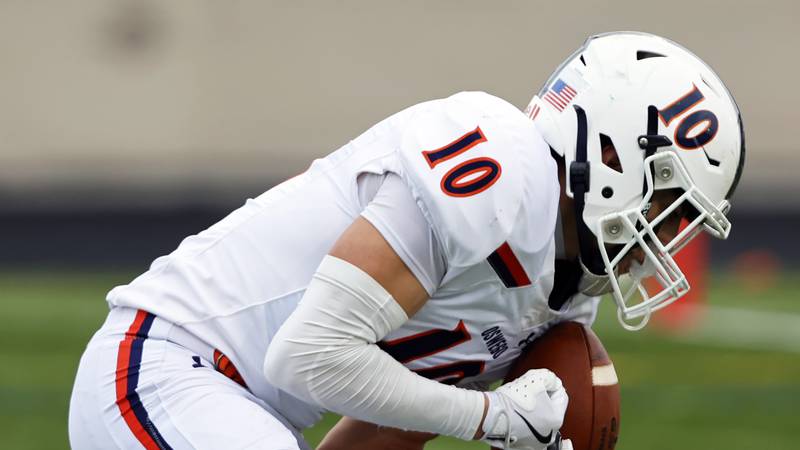 Mariano Velasco’s 2 TD catches, pick 6 rally Oswego past Maine South, reach semis for first time since 2003