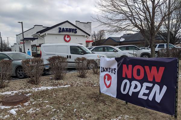 Zaxby’s restaurant in Plainfield offers year of free chicken to first 50 guests in line for grand opening
