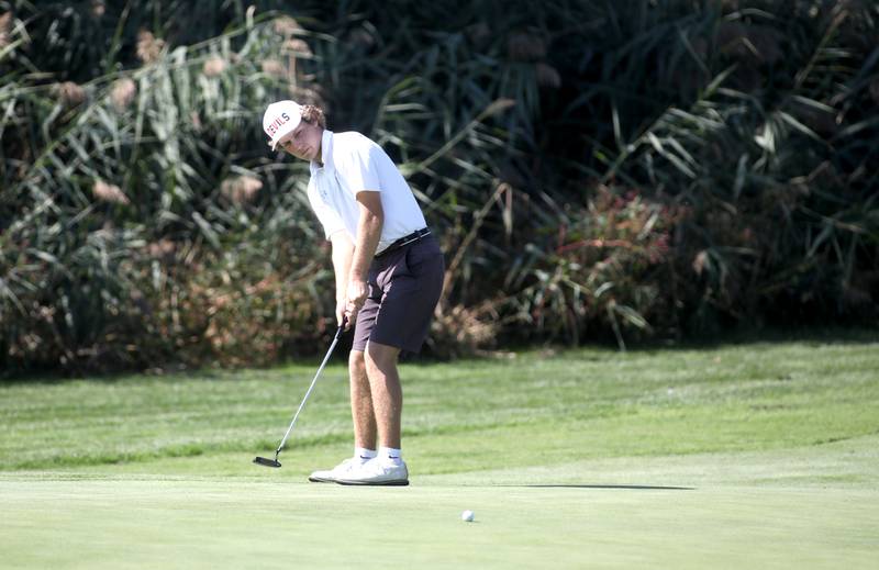Hinsdale Central’s Jack Mulligan putts during the Class 3A Plainfield North Boys Golf Sectional at Whitetail Ridge Golf Course in Yorkville on Monday, Oct. 2, 2023.