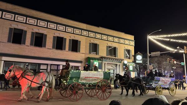 Lighted Holiday Parade makes its way through Downtown Morris as city celebrates Christmas season