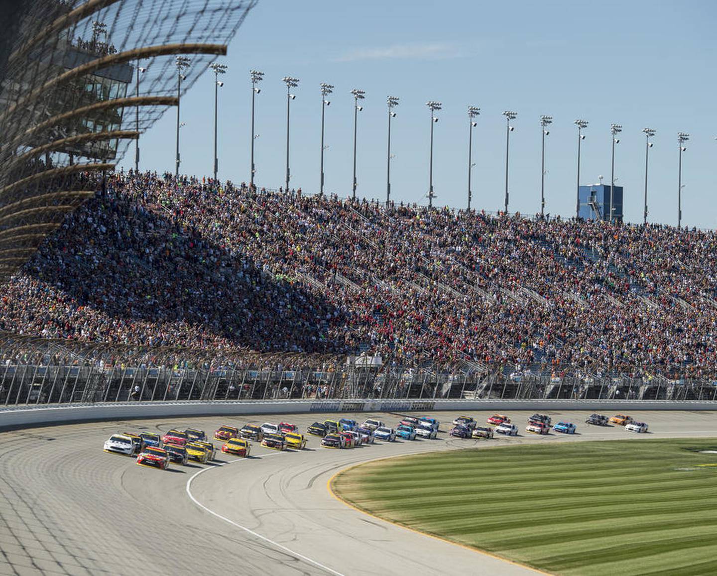 Kyle Busch and Brad Keselowski lead in row one during the green flag for the Sprint Cup Series Teenage Mutant Ninja Turtles 400 on Sunday, Sept. 18, 2016 at Chicagoland Speedway in Joliet. (Paul Bergstrom for Shaw Media)