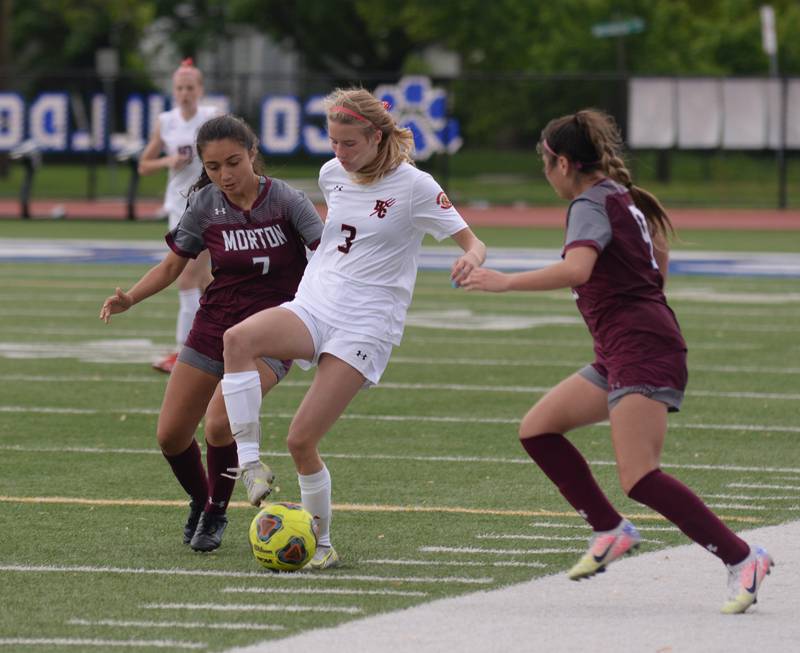 Hinsdale Central's Avery Edgewater fields the ball against Morton West during the regional final game held Saturday May 21, 2022.