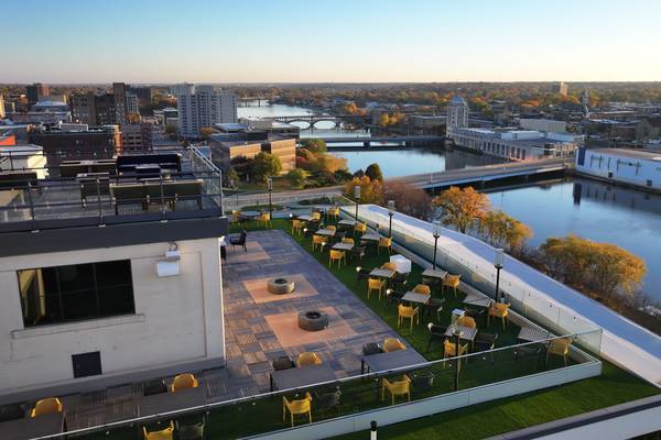 Drink under the stars at these rooftop bars & patios in northern Illinois